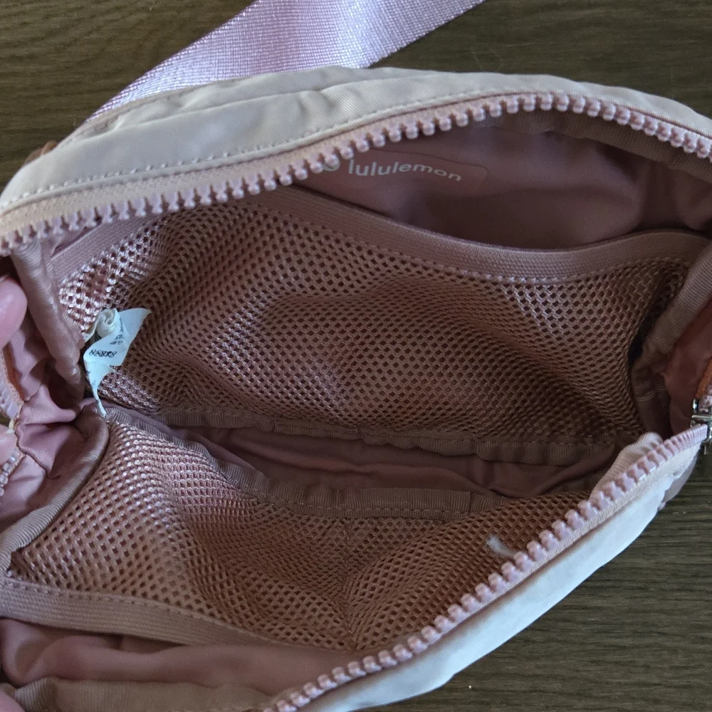 lululemon athletica Dusty Pink Crossbody Belt Bag - Picture 3 of 4